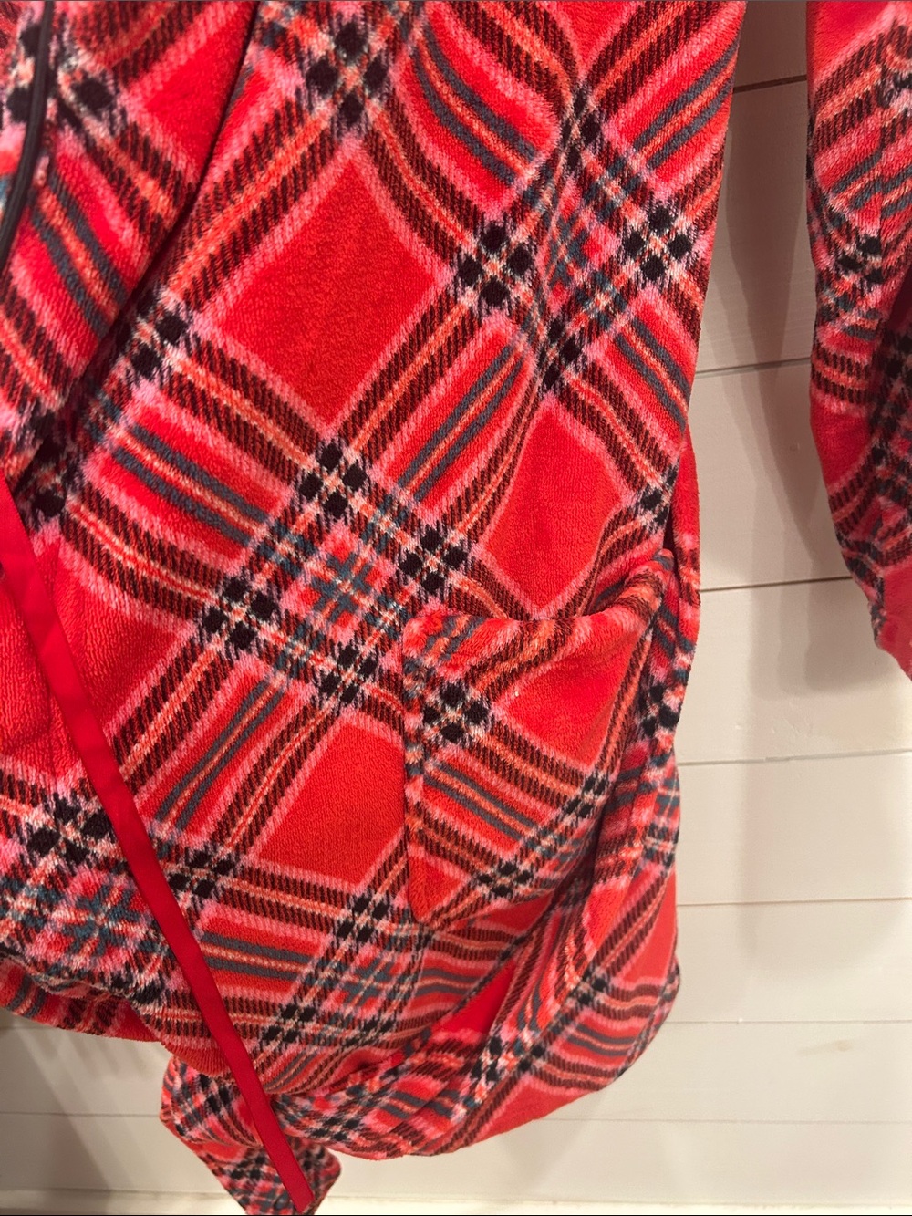 Victoria's Secret Red and Black Plaid Fleece Robe - Picture 6 of 9